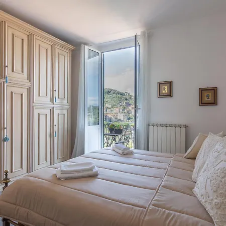 Le Grazie 2 Bedroom Sea View Apartment *