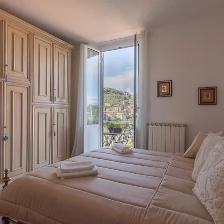 Le Grazie 2 Bedroom Sea View Appartement
